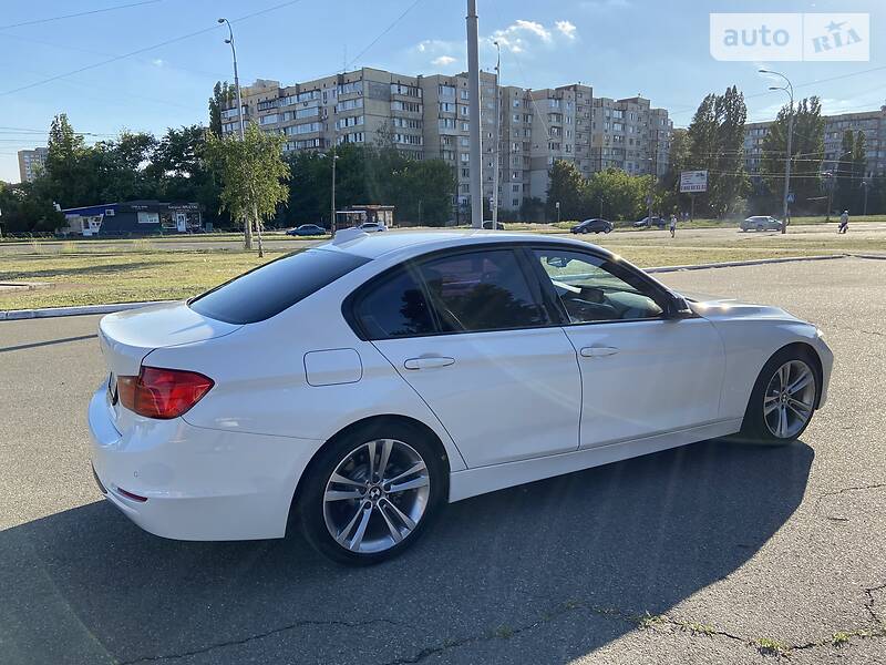 Седан BMW 3 Series 2015 в Києві