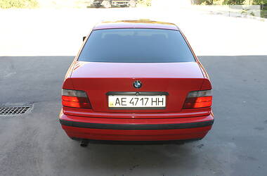 Седан BMW 3 Series 1995 в Никополе