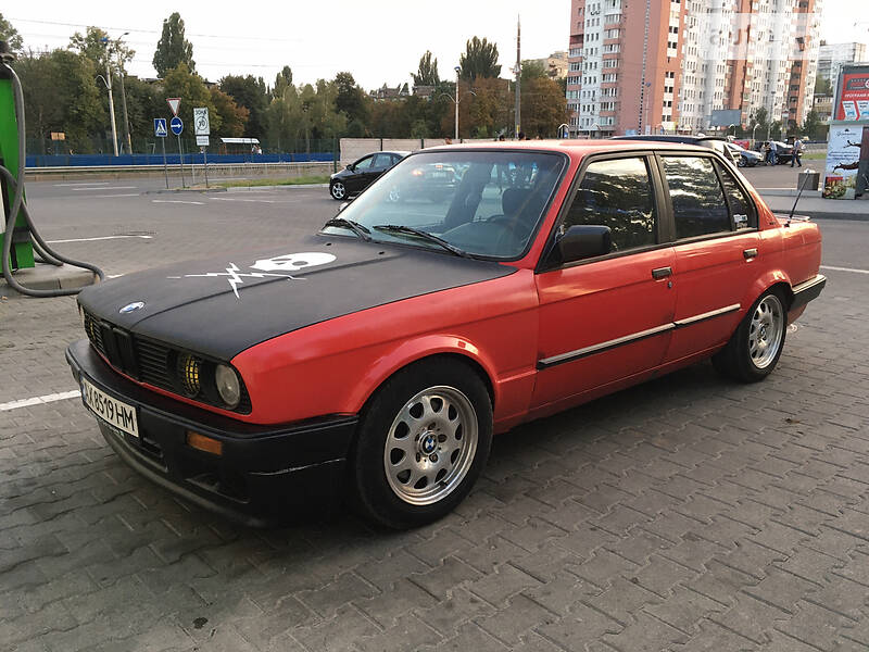 Седан BMW 3 Series 1988 в Киеве