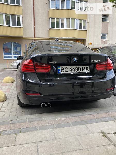 Седан BMW 3 Series 2014 в Львові