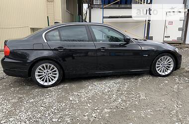 Седан BMW 3 Series 2010 в Умани