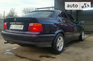 Седан BMW 3 Series 1997 в Львове