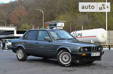 Седан BMW 3 Series 1989 в Киеве