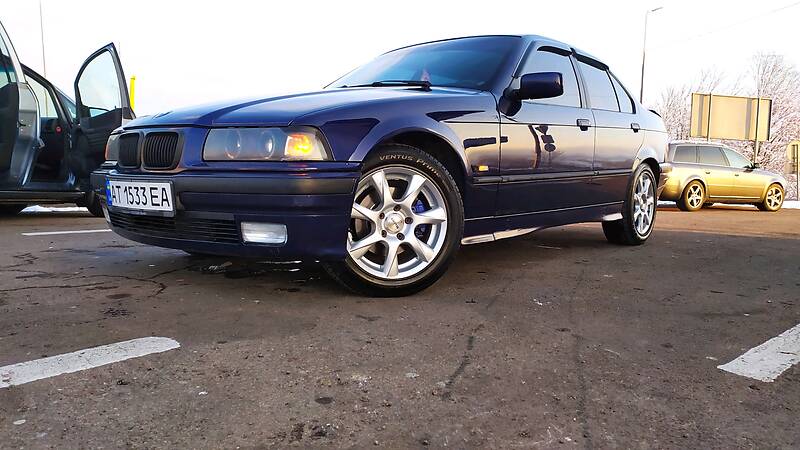 Седан BMW 3 Series 1997 в Дрогобыче