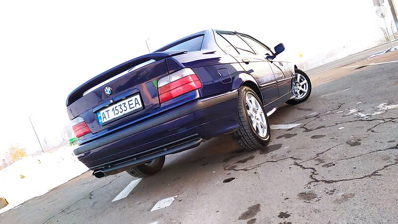 Седан BMW 3 Series 1997 в Дрогобыче