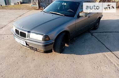 Седан BMW 3 Series 1993 в Городке