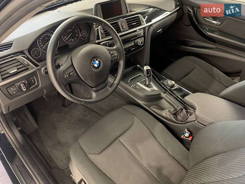 Седан BMW 3 Series 2017 в Одессе