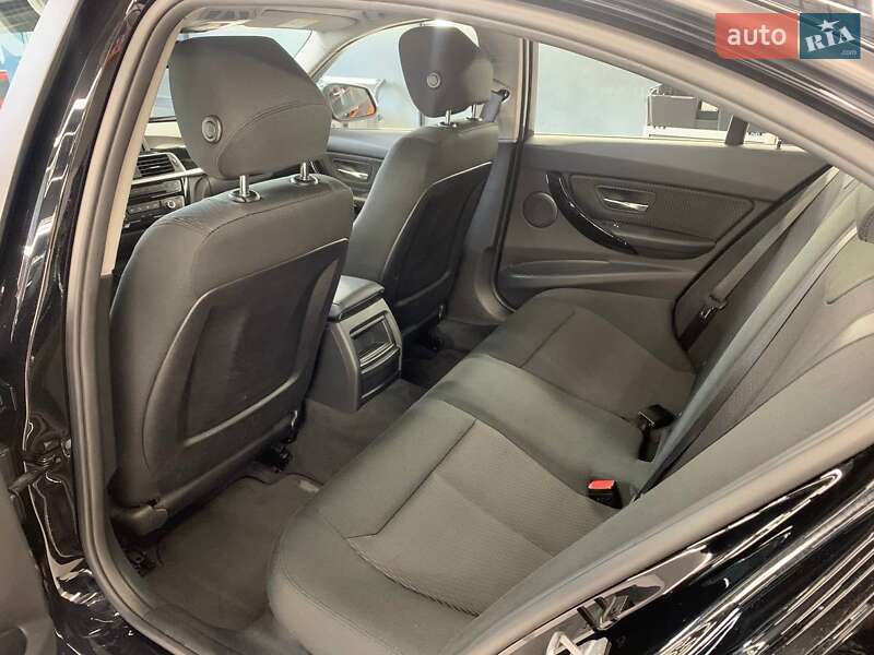 Седан BMW 3 Series 2017 в Одессе
