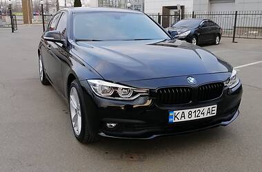 Седан BMW 3 Series 2017 в Киеве