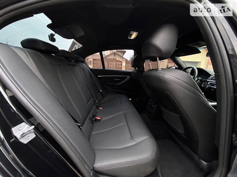 Седан BMW 3 Series 2018 в Киеве