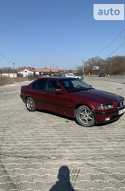 Седан BMW 3 Series 1995 в Черновцах