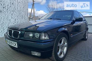 Седан BMW 3 Series 1996 в Мелітополі