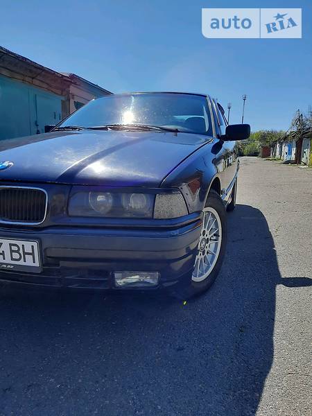 Седан BMW 3 Series 1994 в Миколаєві