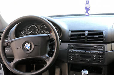 Седан BMW 3 Series 2004 в Староконстантинове