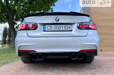 Седан BMW 3 Series 2015 в Киеве