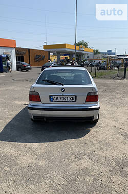 Ліфтбек BMW 3 Series 1998 в Києві