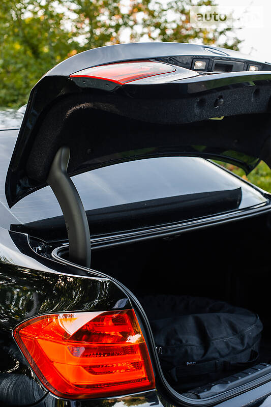 Седан BMW 3 Series 2015 в Городке