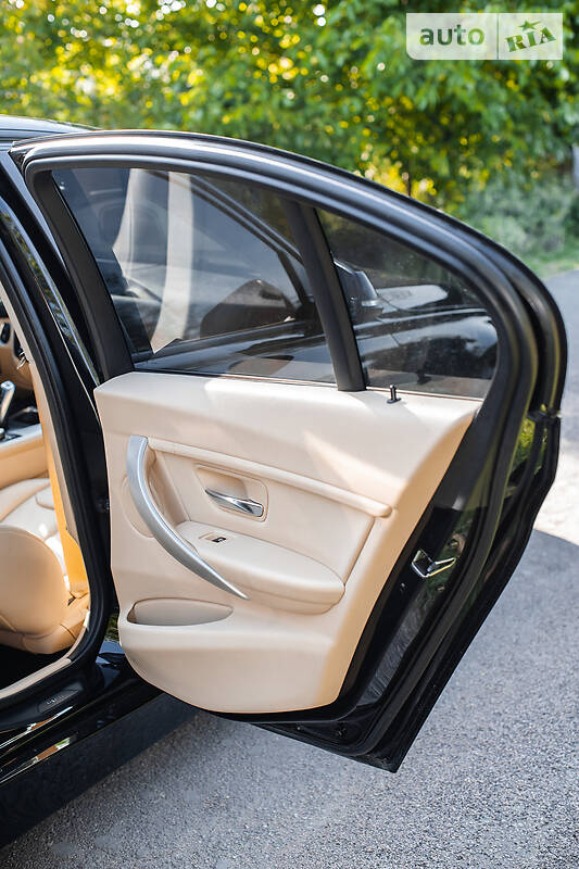 Седан BMW 3 Series 2015 в Городке