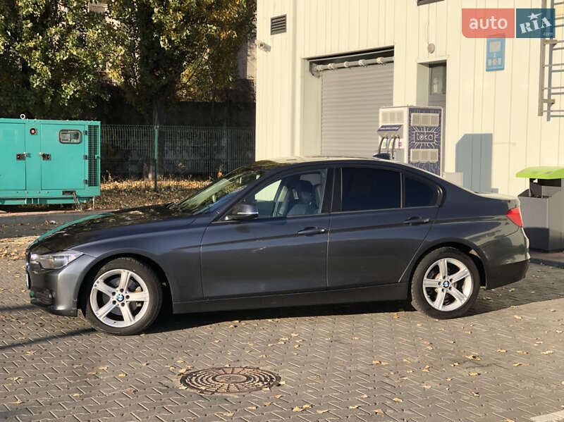 Седан BMW 3 Series 2015 в Києві