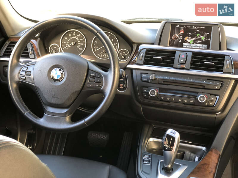 Седан BMW 3 Series 2015 в Києві