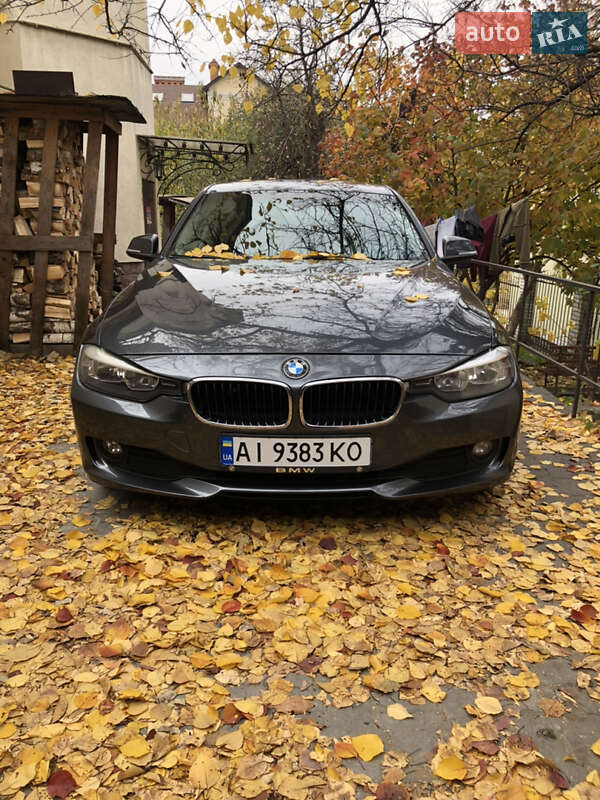 Седан BMW 3 Series 2015 в Києві