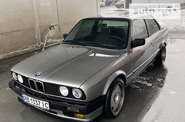 Купе BMW 3 Series 1988 в Виннице