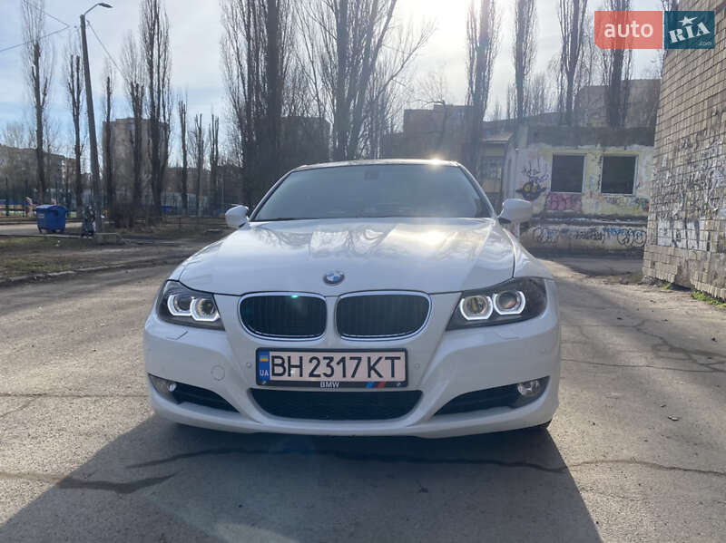 Седан BMW 3 Series 2010 в Одессе