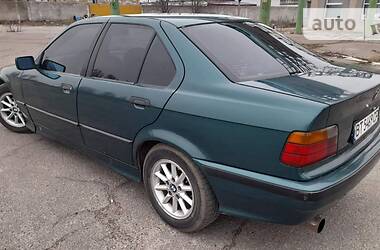 Седан BMW 3 Series 1993 в Скадовську