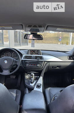 Седан BMW 3 Series 2012 в Долине