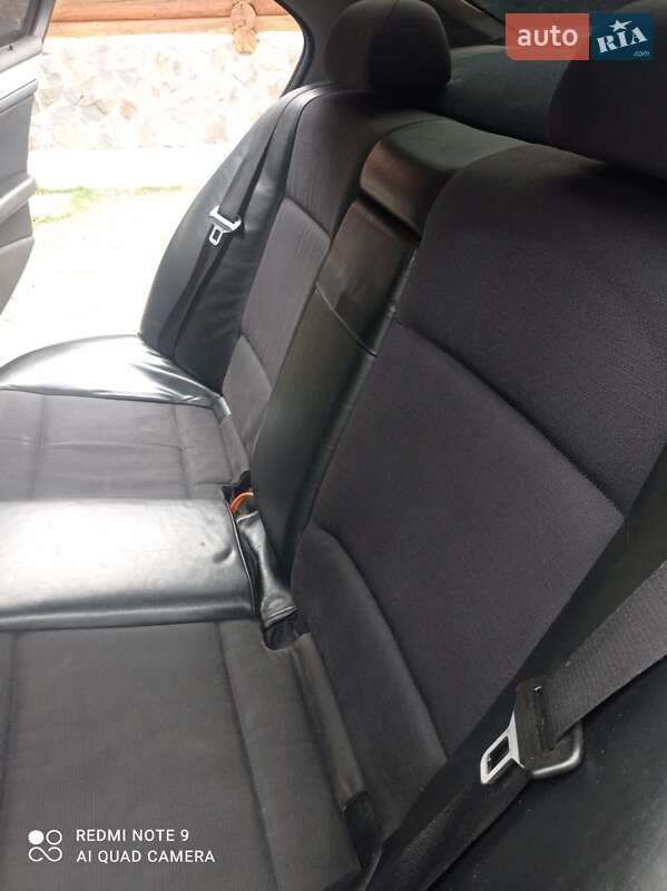 Седан BMW 3 Series 2002 в Турке фото 13 Седан BMW 3 Series 2002 в Турке