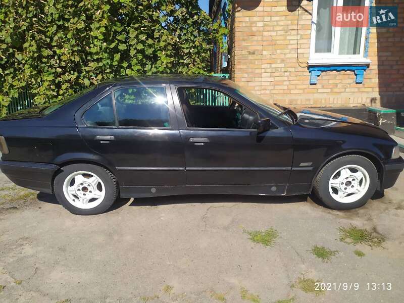 Седан BMW 3 Series 1994 в Казатине