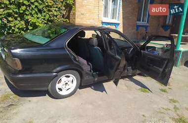 Седан BMW 3 Series 1994 в Козятині