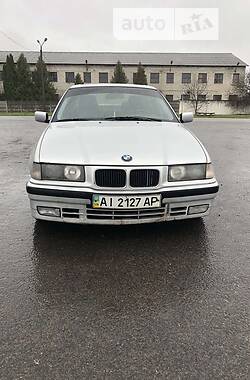 Седан BMW 3 Series 1992 в Золочеве
