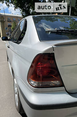 Седан BMW 3 Series 2003 в Киеве