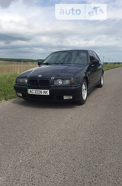 Седан BMW 3 Series 1995 в Луцьку