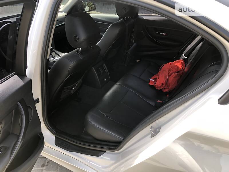 Седан BMW 3 Series 2015 в Львове