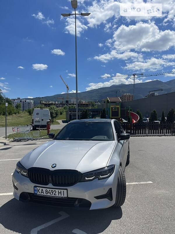 Седан BMW 3 Series 2019 в Киеве