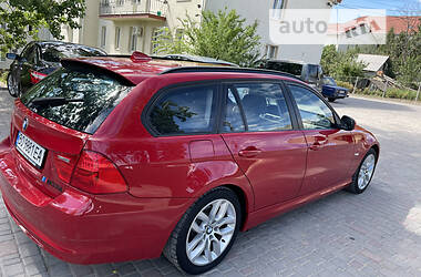 Універсал BMW 3 Series 2011 в Заліщиках