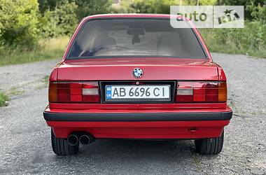 Седан BMW 3 Series 1988 в Виннице