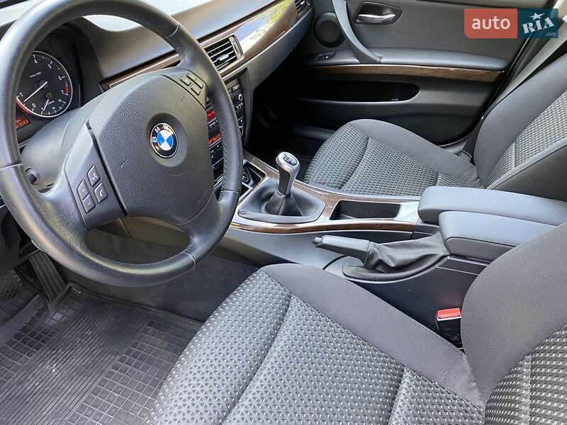 Универсал BMW 3 Series 2011 в Киеве