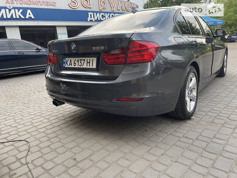 Седан BMW 3 Series 2015 в Боярке