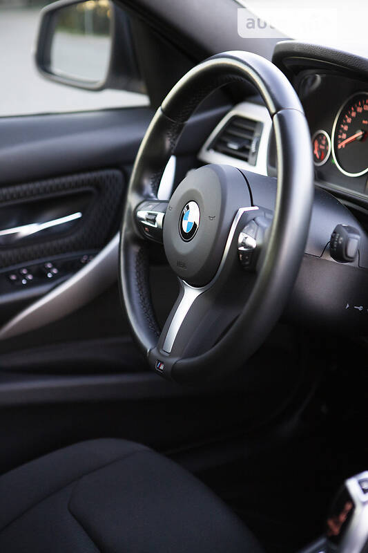 Седан BMW 3 Series 2017 в Києві