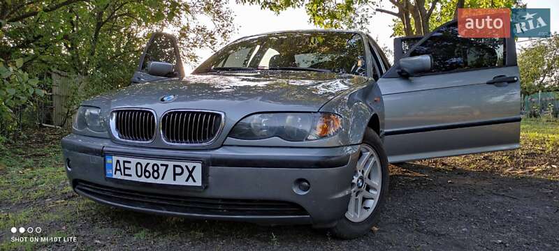 Седан BMW 3 Series 2003 в Першотравенске