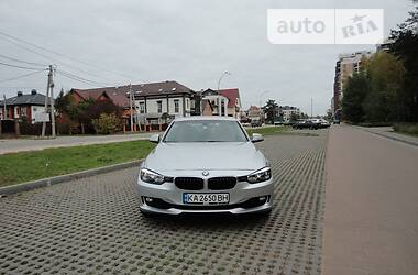 Седан BMW 3 Series 2015 в Киеве