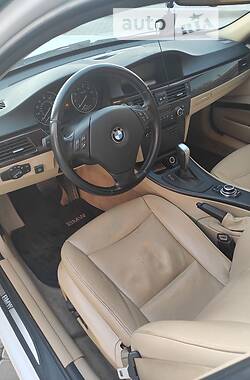 Седан BMW 3 Series 2011 в Оратові