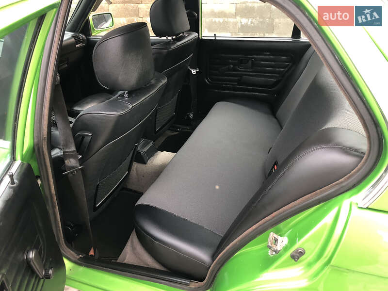 Седан BMW 3 Series 1986 в Галичі