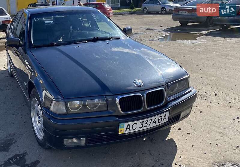 Седан BMW 3 Series 1998 в Львове