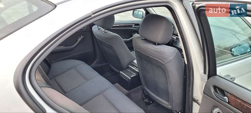 Седан BMW 3 Series 2002 в Києві