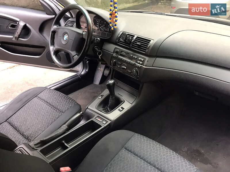 Хетчбек BMW 3 Series 2004 в Києві фото 11 Хетчбек BMW 3 Series 2004 в Києві