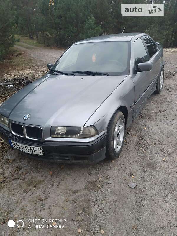 Седан BMW 3 Series 1997 в Рокитном